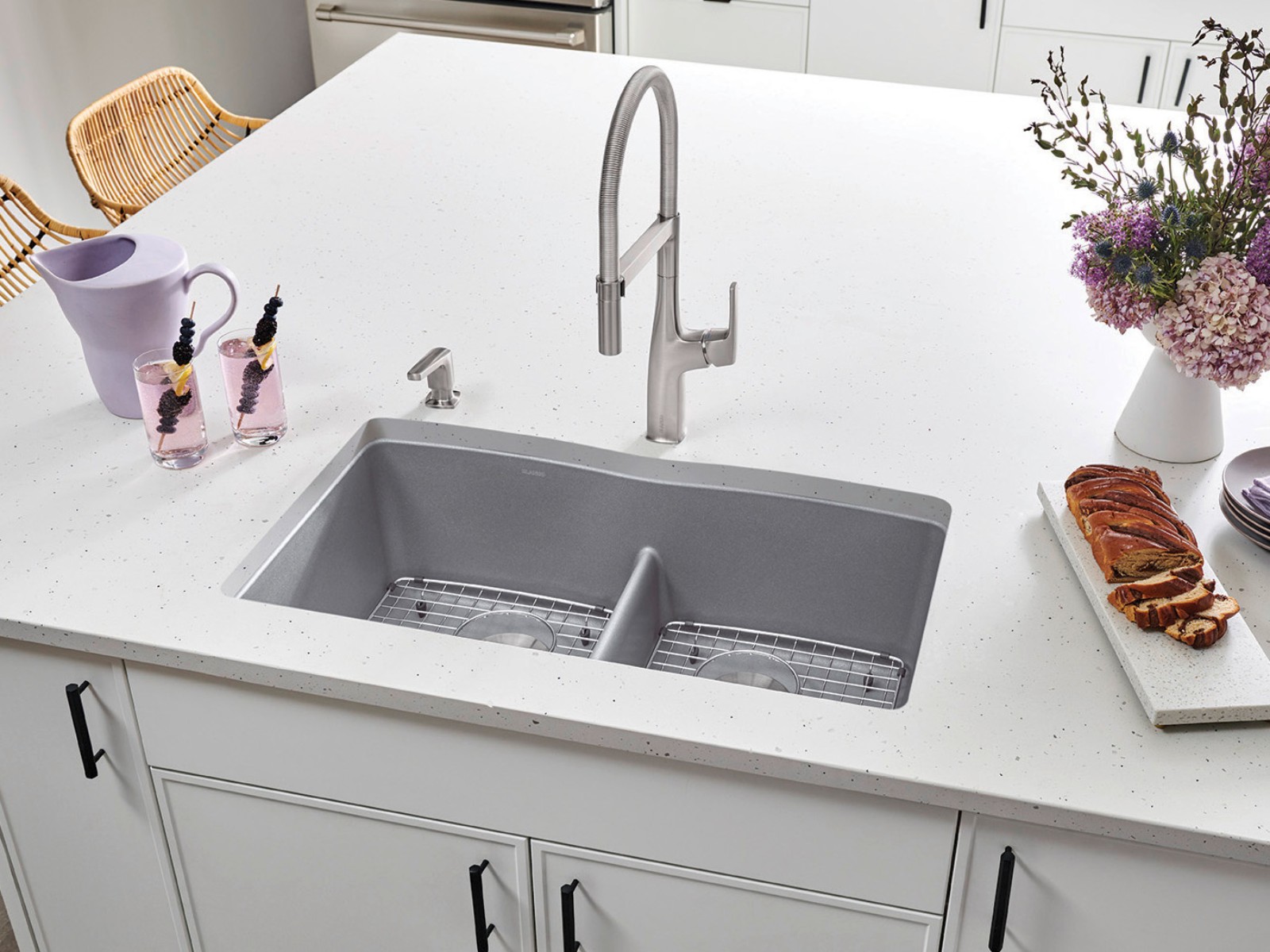 Low Divider Sink